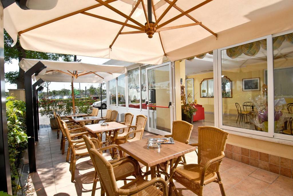 Hotel Alba Serena Misano Adriatico Ngoại thất bức ảnh